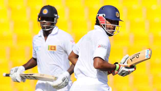 Angelo Mathews (left) and Dinesh Chandimal put on a crucial partnership  against Pakistan © AFP
