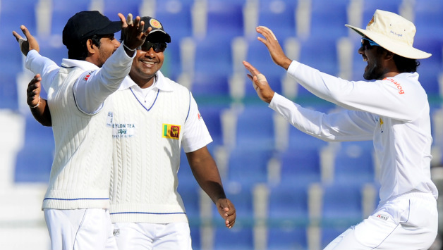 Sri Lanka bowled out Pakistan for 383 in their first innings © AFP
