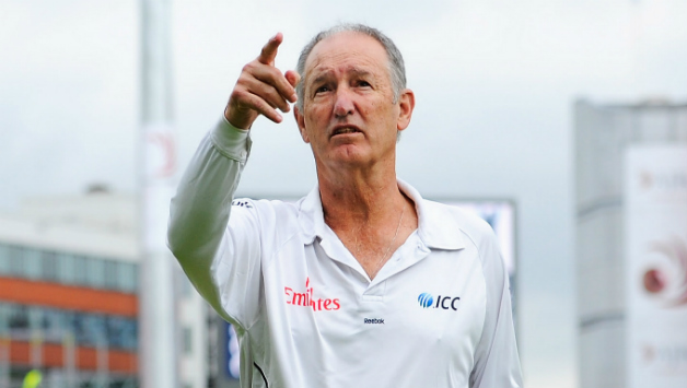 Tony Hill's last assignment was as third umpire for the fifth Ashes 2013-14 Test between Australia and England in Sydney © Getty Images