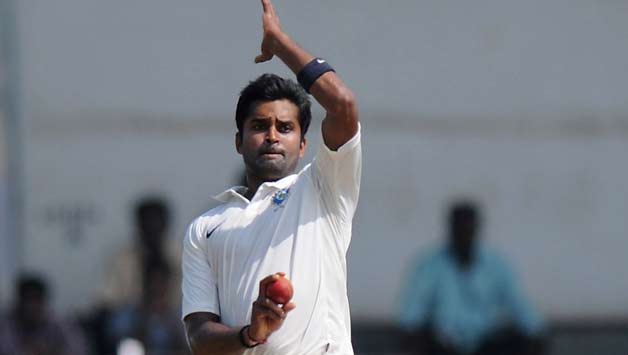 Vinay Kumar bagged five wickets for Karnataka © Getty Images