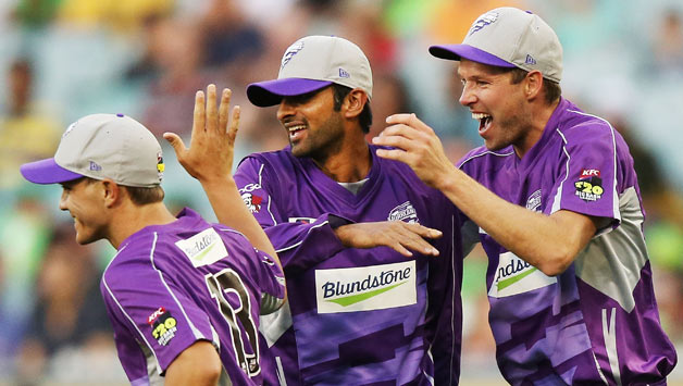 Shoaib Malik (Centre) missed out on playing thr Big Bash Final for Hobart Hurricanes © Getty Images