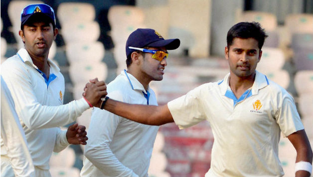 Karnataka captain Vinay Kumar (right) says Karnataka have developed a family atmosphere in the dressing room over their victorious Ranji Trophy season © PTI