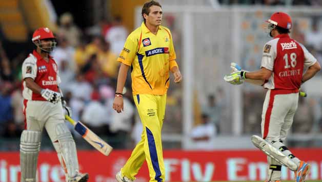 Tim Southee (centre) © AFP