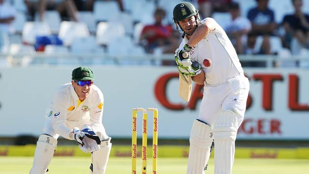 AB-de-Villiers-of-South-Africa-bats-in-front-of-Brad-Haddin-of-Australia-during-day-4-of-the-third-t