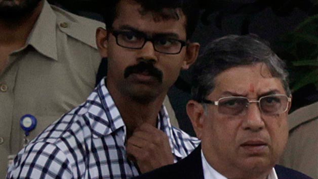 BCCI-President-N-Srinivasan-arriving-at-Mumbai-airport-on-May-25-4-1