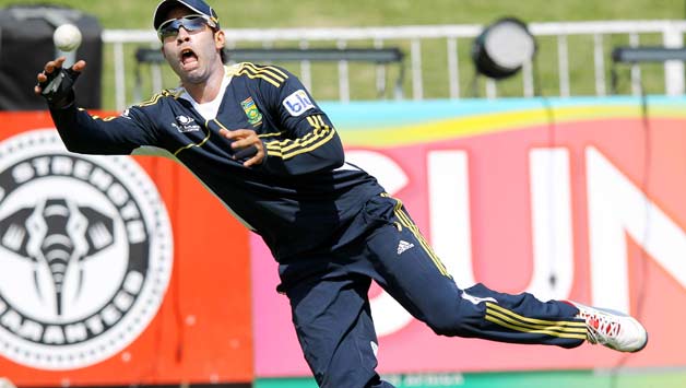 Farhaan-Behardien-in-action-during-the-South-Africa-nets-session-from-Sahara-Park-Kingsmead-on-December-20,-2012