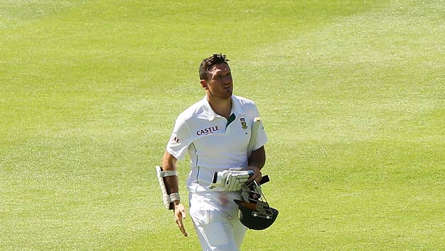 Graeme Smith will be taking part in his last day as an international cricketer from the dressing room on the final day of the third Test © Getty Images