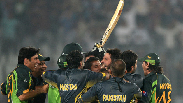 Pakistan-cricketer-Sahid-Afridi-(3R)-celebrates-with-his-teammates-after-winning-the-sixth-match-of-the-Asia-Cup-one-day-cricket-tournament-between-India-and-Pakistan
