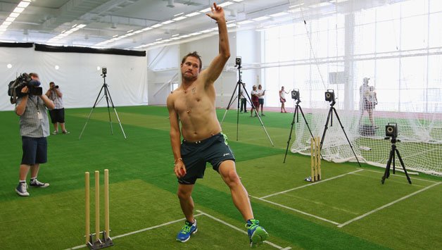 Ryan-Harris-bowls-in-the-new-National-Cricket-Centre-nets-during-the-Australia-Test-Squad-Announcement6