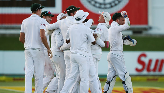 South-African-players-celebrate-after-winning-2nd-Test
