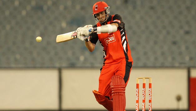 Tom-Cooper-of-the-Redbacks-plays-a-shot-during-the-Ryobi-One-Day-Cup-match-between