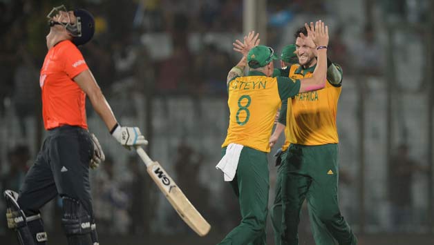 Wayne Parnell (right) took three wickets for South Africa © Getty Images