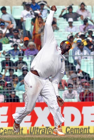 Shane Shillingford's 'doosra' delivery has been termed as illegal by the ICC © IANS