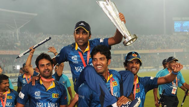 Mahela Jayawardene is carried around the ground by his teammates during the victory lap © Getty Images
