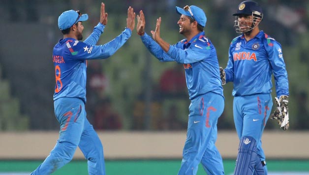 MS Dhoni's (right) men can retain their No 1 T20I ranking with victory in the ICC World T20 2014 tournament © Getty Images