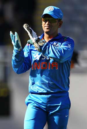 MS-Dhoni-of-India-acknowledges-the-crowd-after-India's-innings-during-the-One-Day-Inte1