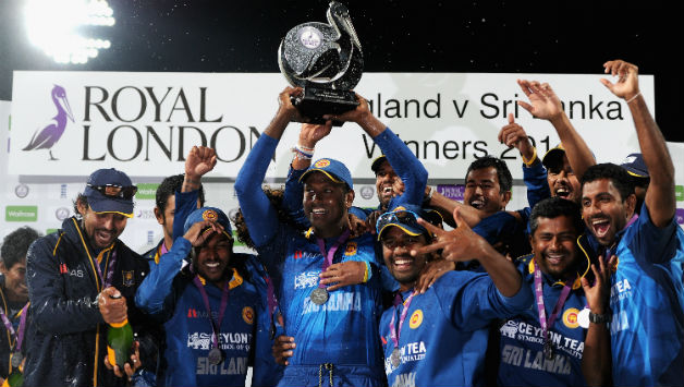 Sri Lankan players celebrate with the ODI trophy after defeating England by six wickets in the fifth ODI and sealing the series 3-2 © Getty Images