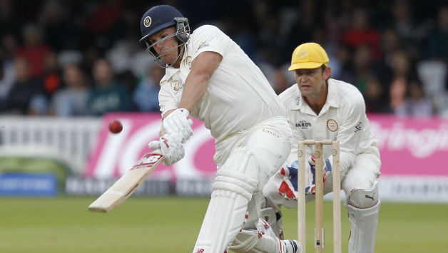 Aaron Finch  © AFP