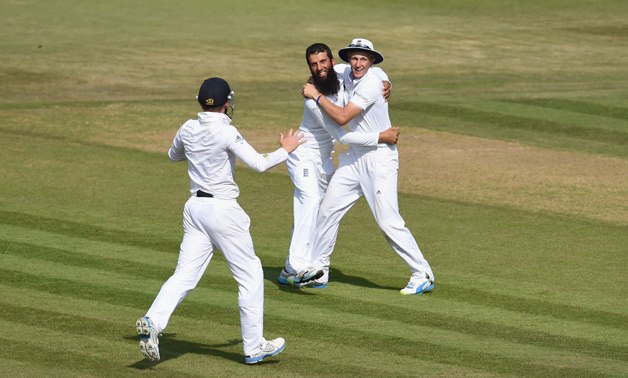 Moeen Ali (center) took his maiden Test five-wicket haul © Getty Images