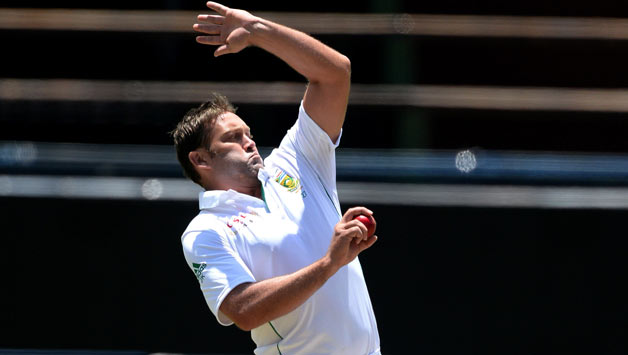 Jacques-Kallis-of-South-Africa-bowls-during-day-1-of-the-1st-Test-match-between-South-Africa-and-India-at-Bidvest-1