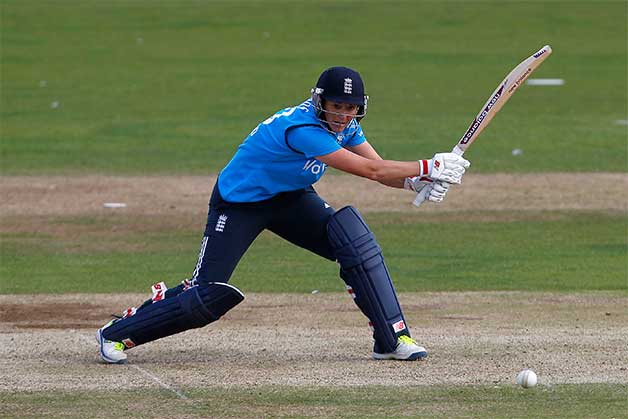 Charlotte Edwards top scored with ©Getty Images