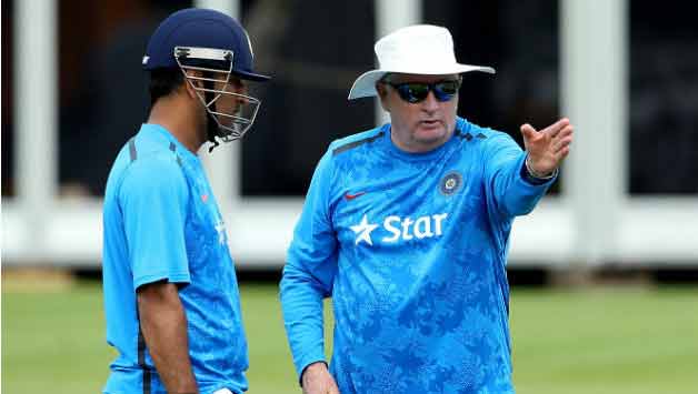 MS Dhoni (left) defended India coach Duncan Fletcher after the loss in England Test series © Getty Images