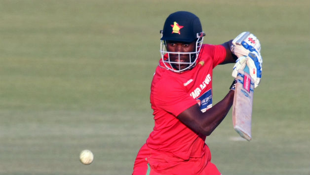 Elton Chigumbura played a very responsible innings  © AFP