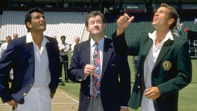 Kepler Wessels (right) tosses the coin as South Africa host an international team for the first time since their excommunication © Getty Images