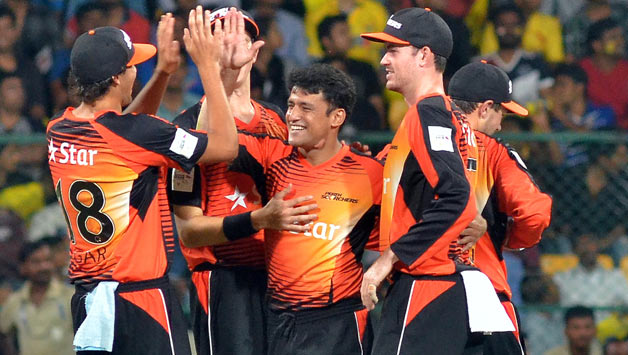 Opening bowlers put Perth Scorchers in front with early wickets © IANS