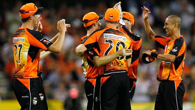 Perth Scorchers defeated the Hobart Hurricanes to win the previous edition of Big Bash League while Dolphins defeated the Cobras to win the Ram Slam T20 2014 © Getty Images