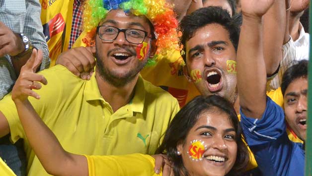 Thousands of Bangalore fans celebrated the CSK victory in the Chinnaswamy stadium © IANS