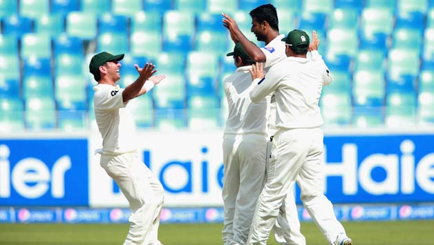 Pakistan took only three wickets on Day One of the second Test at Abu Dhabi © Getty Images