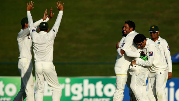 Pakistan require two more wickets against New Zealand in the 1st Test at Abu Dhabi © Getty Images