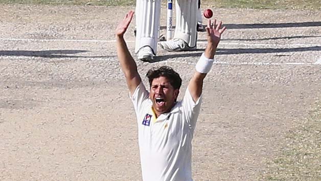 Yasir-Shah-of-Pakistan-appeals-for-the-wicket-21