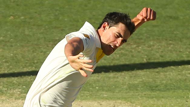 Mitchell Starc claimed the early wicket of Murali Vijay © Getty Images (File photo)