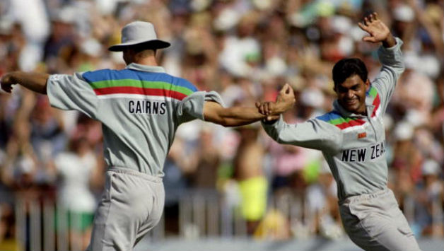 Dipak Patel (right) celebrates with Chris Cairns; opening bowling with Patel was one of the many improvisations used by Crowe through the tournament © Getty Images