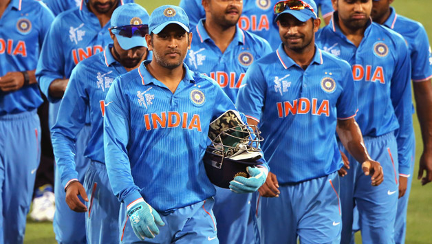 MS-Dhoni-of-India-leads-the-team-off-the-field2