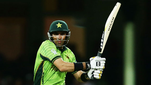 Misbah-ul-Haq scored his half-century and is batting on 63 © Getty Images