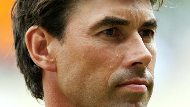 Stephen Fleming, while performing a backyard cricket part during the ICC Cricket World Cup 2015 Opening Ceremony at Christchurch was famous for missing a high-five © AFP