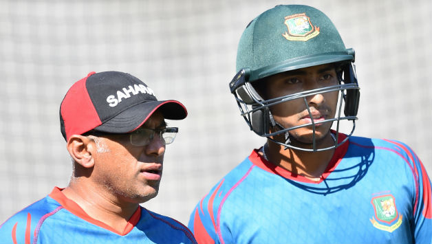Chandika Hathurusingha (left) © Getty Images