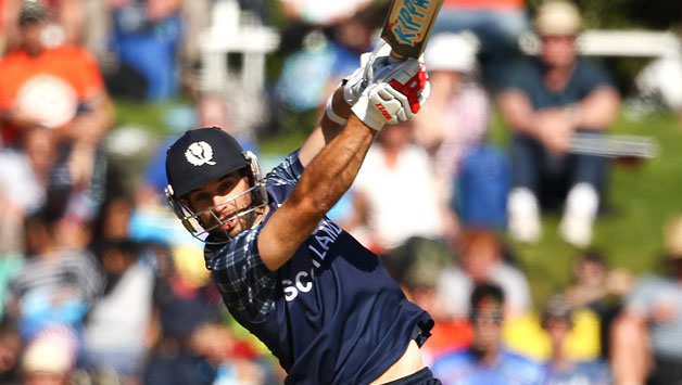 Kyle Coetzer's fifty came off 50 deliveries including six boundaries and a six along with a strike-rate of 98.14 © Getty Images