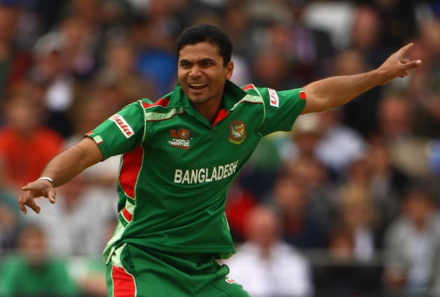 Mashrafe Mortaza will look to lead Bangladesh into the quarter-finals © Getty Images
