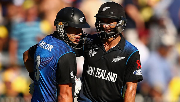 Ross Taylor and Grant Elliot put up a fighting hundred run stand © Getty Images