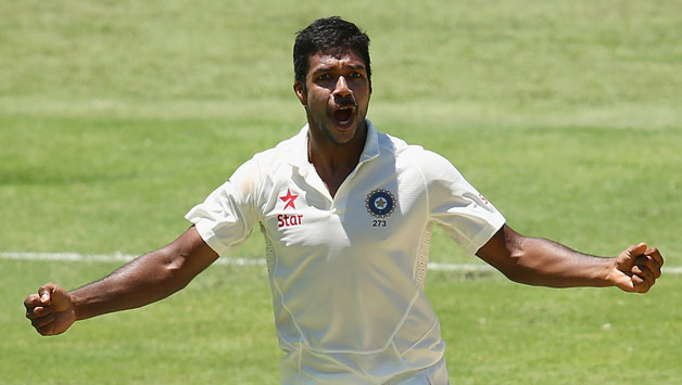 Varun Aaron provided Rest of India with a crucial breakthrough early on © Getty Images
