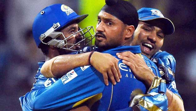 Harbhajan Singh (centre) picked three wickets © PTI (File Photo)