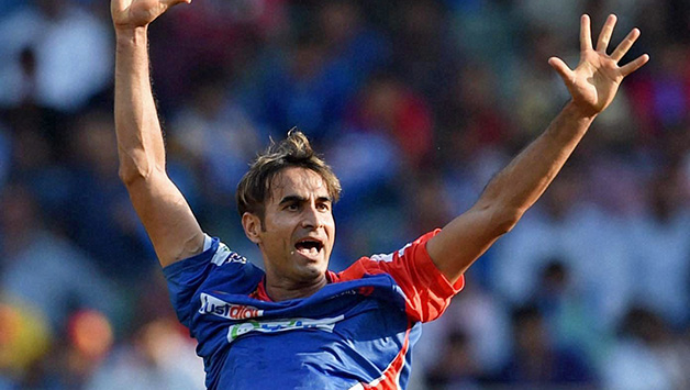 Imran Tahir is currently the purple cap holder in the IPL 2015 © Getty Images