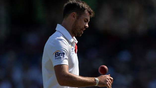 James Anderson, who is aged 32, wants to carry on as long as possible with England's bowling attack © AFP (File Photo)