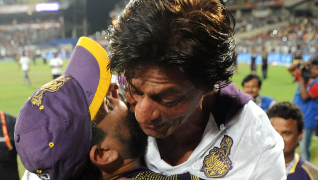 Mamata Banerjee praised KKR's co-owner, Shah Rukh Khan for their emphatic victory against Mumbai Indians © IANS