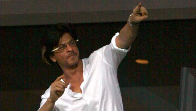 On Wednesday, Shahrukh Khan came to the Eden Gardens with his children very early to cheer for his team © IANS