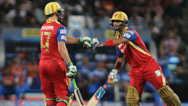 Mandeep and AB de Villiers put on a 113-run match winning partnership © IANS